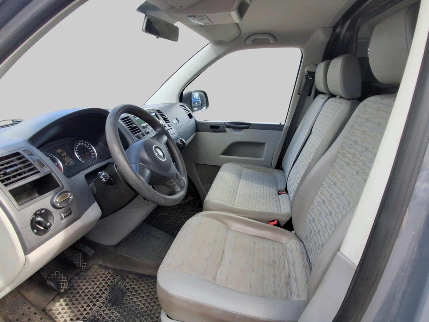 VOLKSWAGEN Transporter 2012