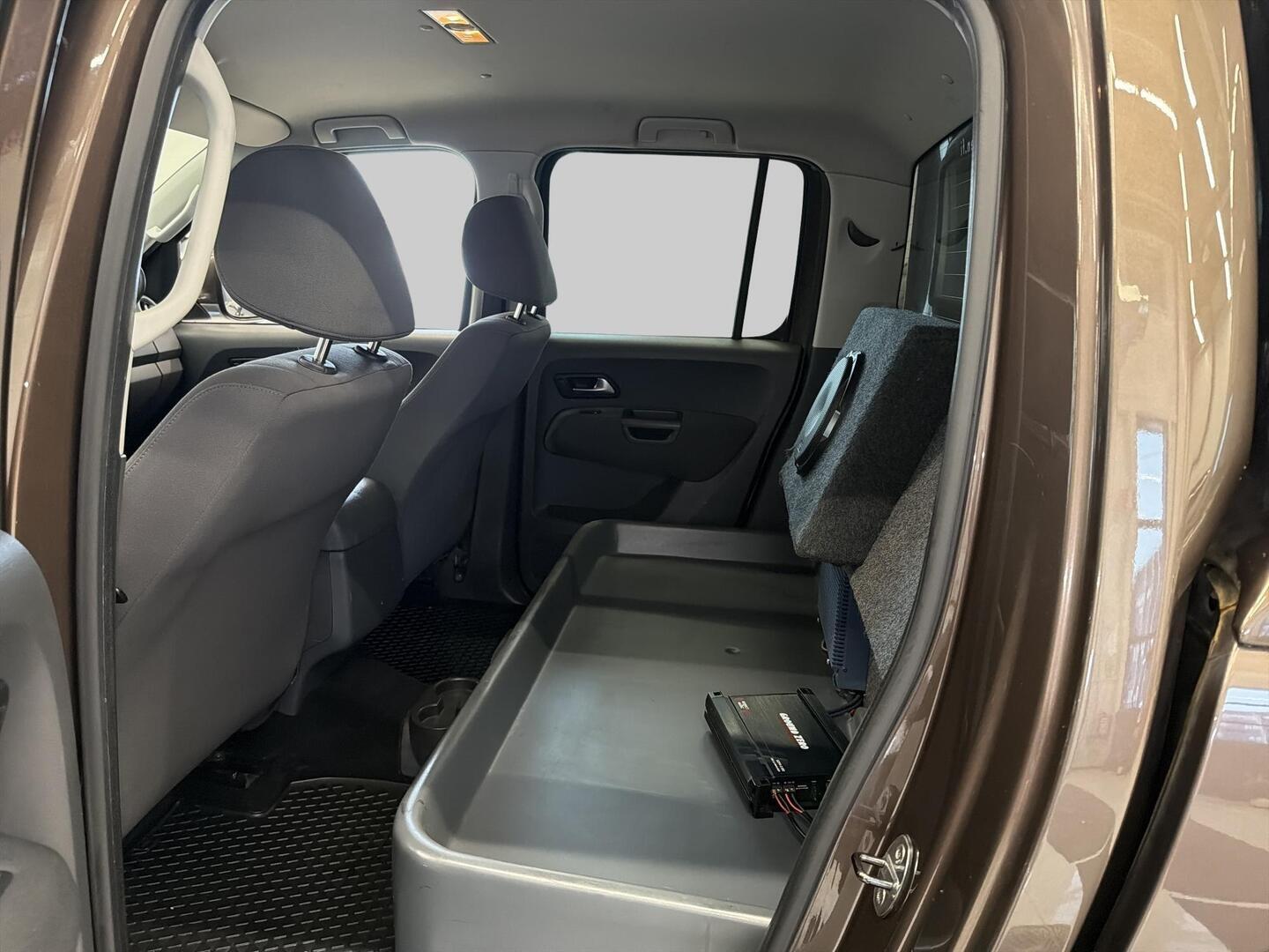 VOLKSWAGEN Amarok 2014