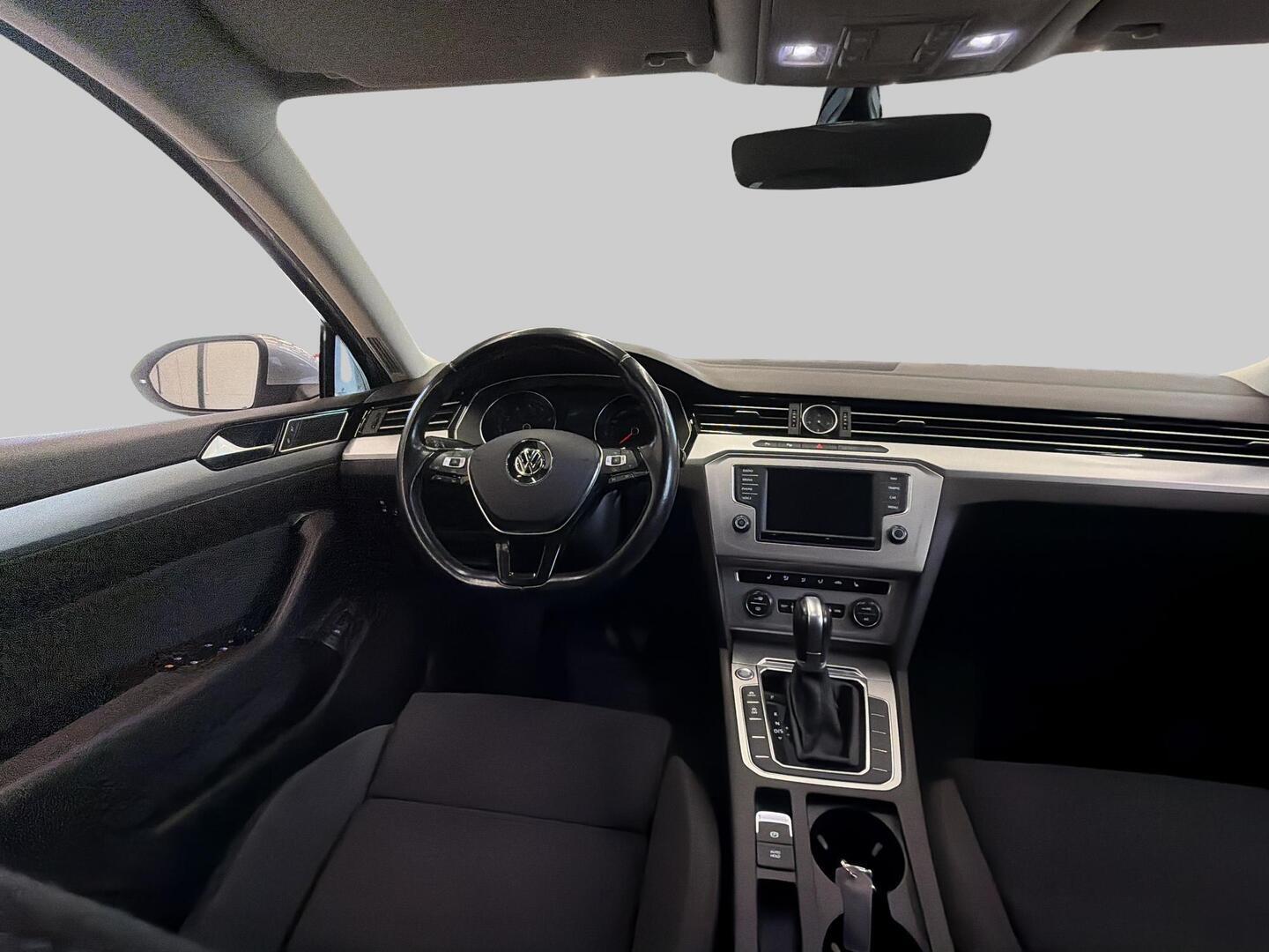 VOLKSWAGEN Passat 2016