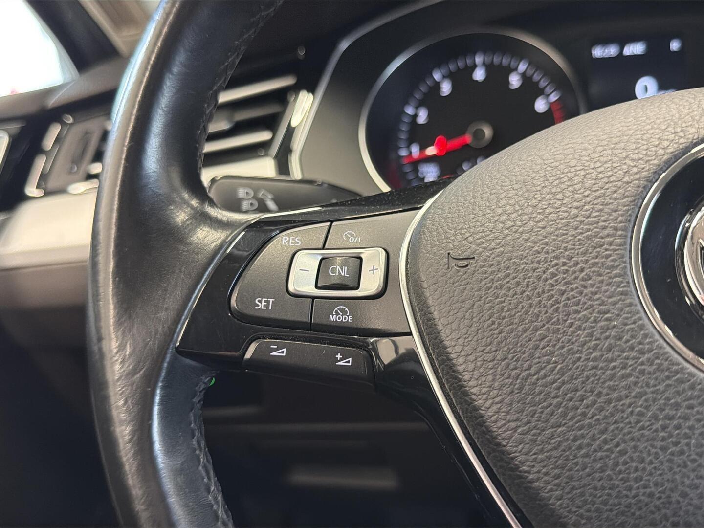 VOLKSWAGEN Passat 2016