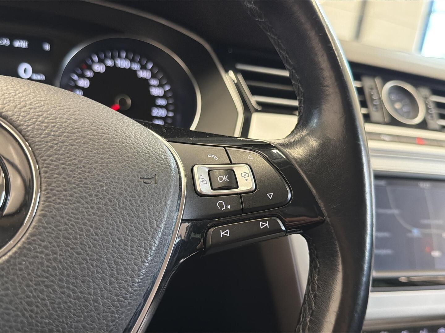 VOLKSWAGEN Passat 2016