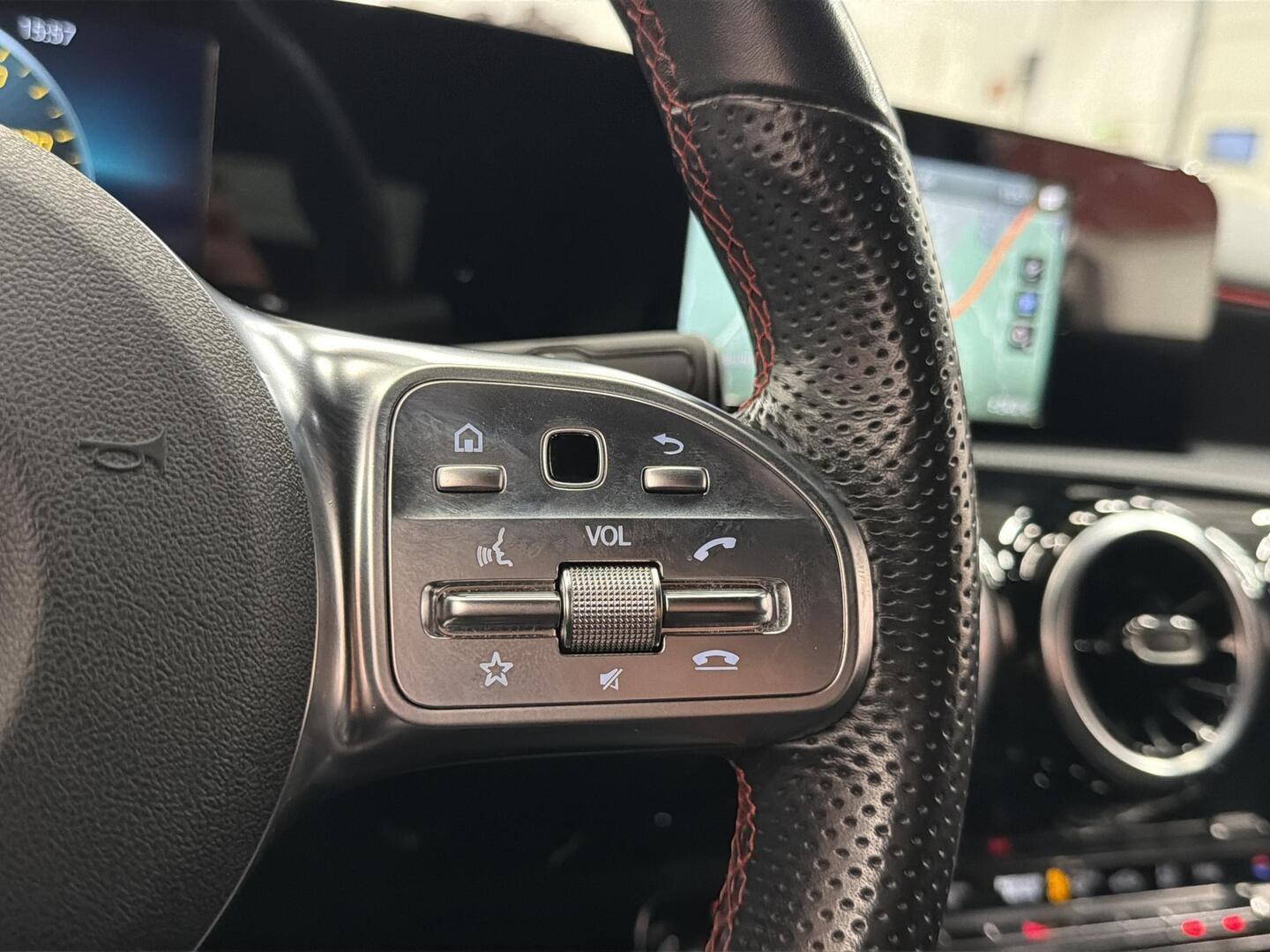 MERCEDES-BENZ A 2019