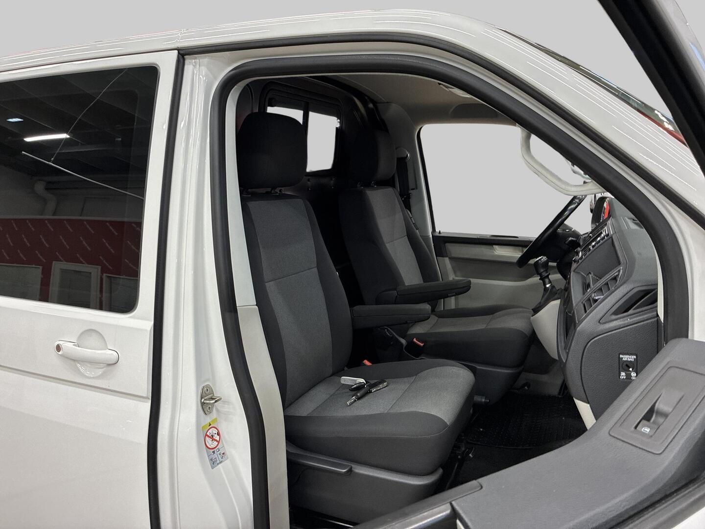VOLKSWAGEN Transporter 2019