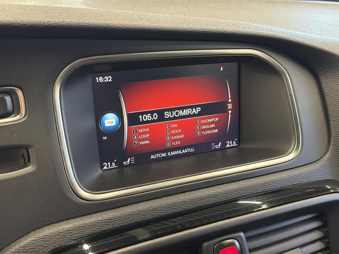 VOLVO V40 2019
