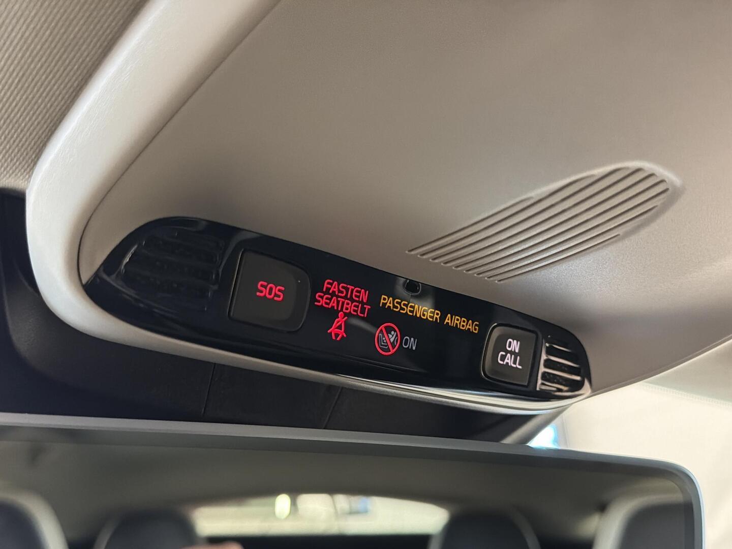 VOLVO V40 2019
