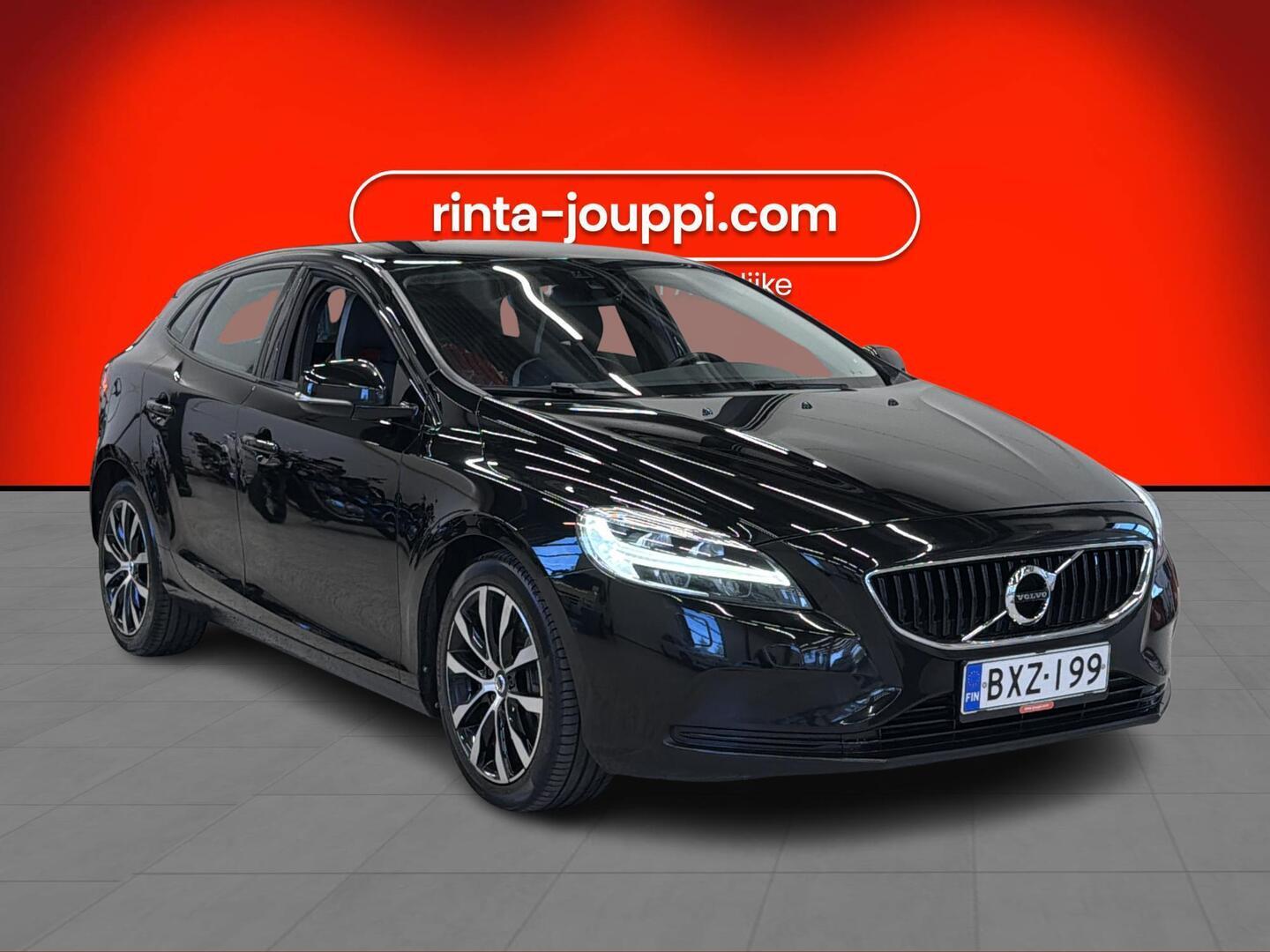 VOLVO V40 2019