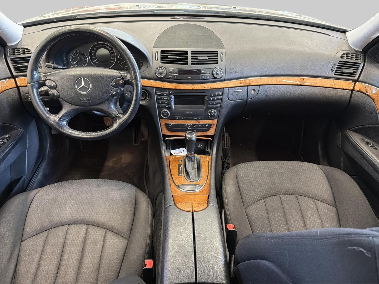 MERCEDES-BENZ E 2006