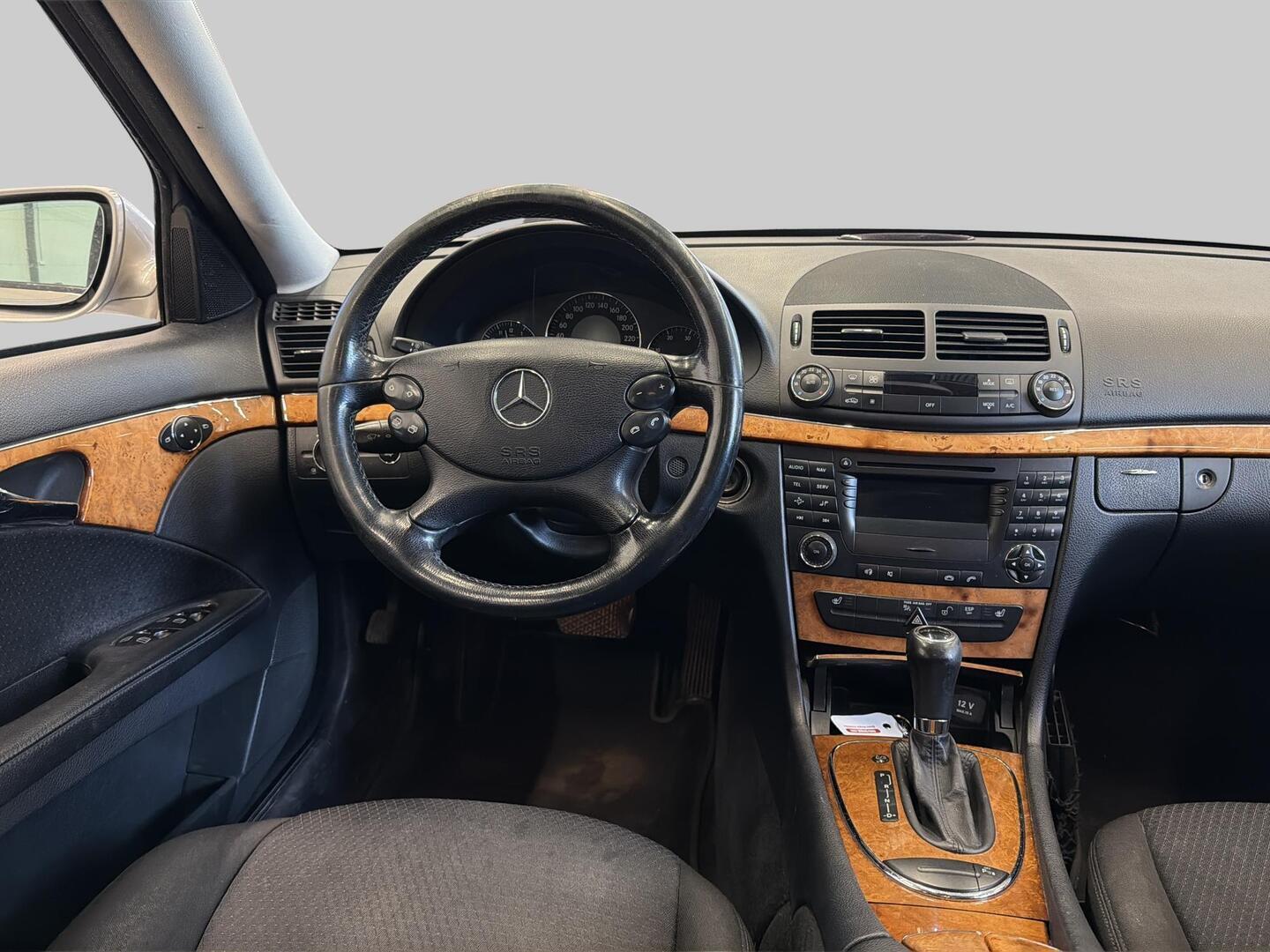 MERCEDES-BENZ E 2006