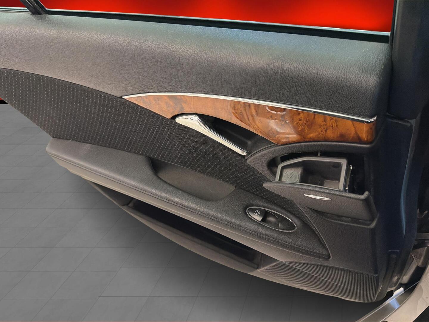 MERCEDES-BENZ E 2006