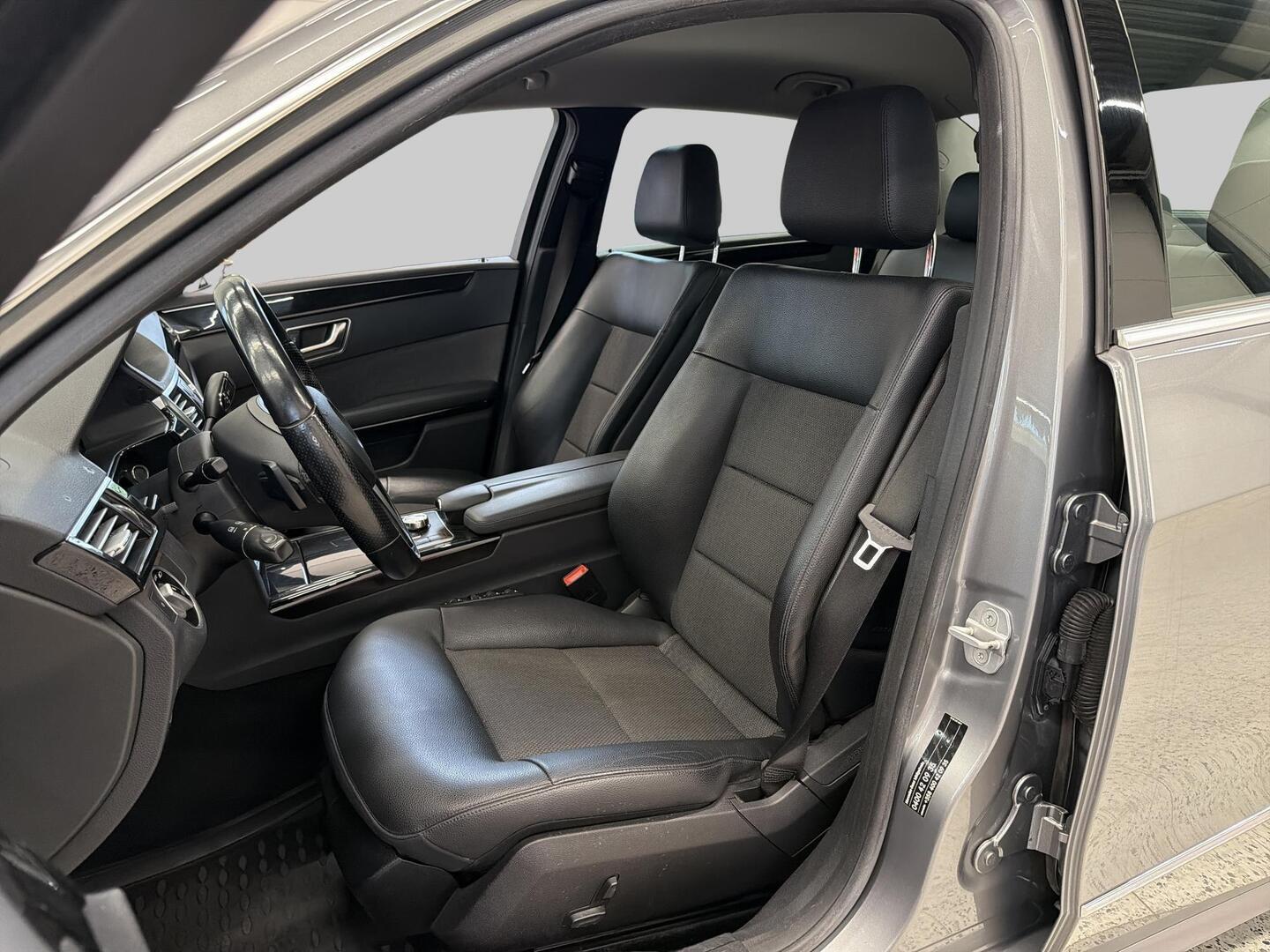 MERCEDES-BENZ E 2012