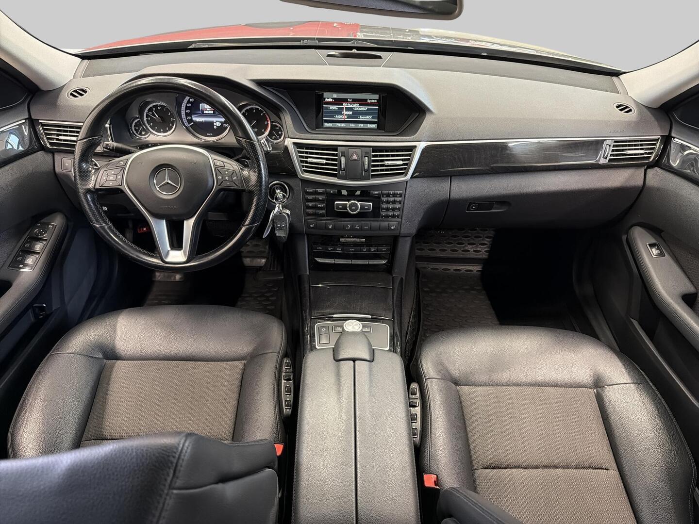 MERCEDES-BENZ E 2012