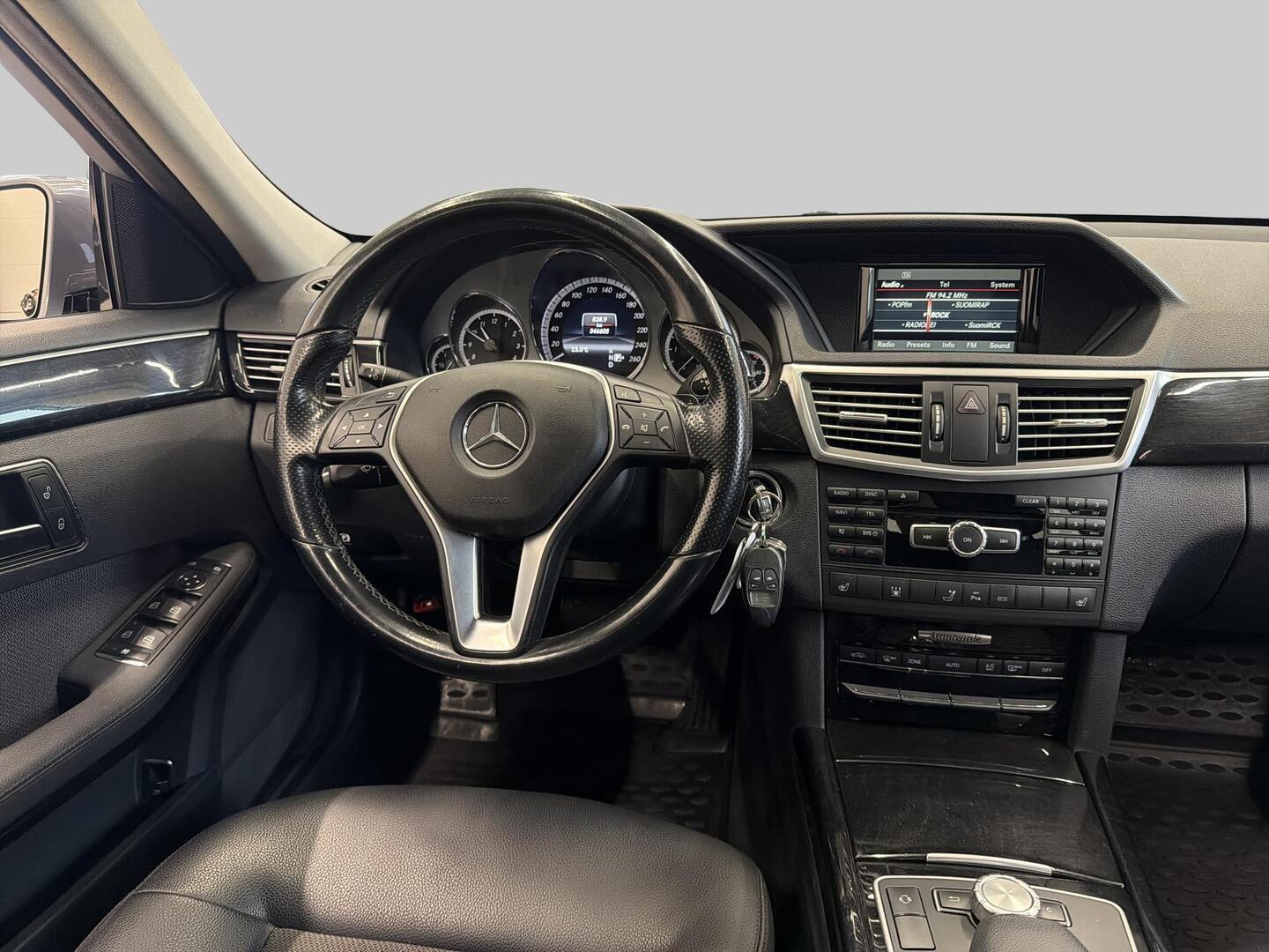 MERCEDES-BENZ E 2012