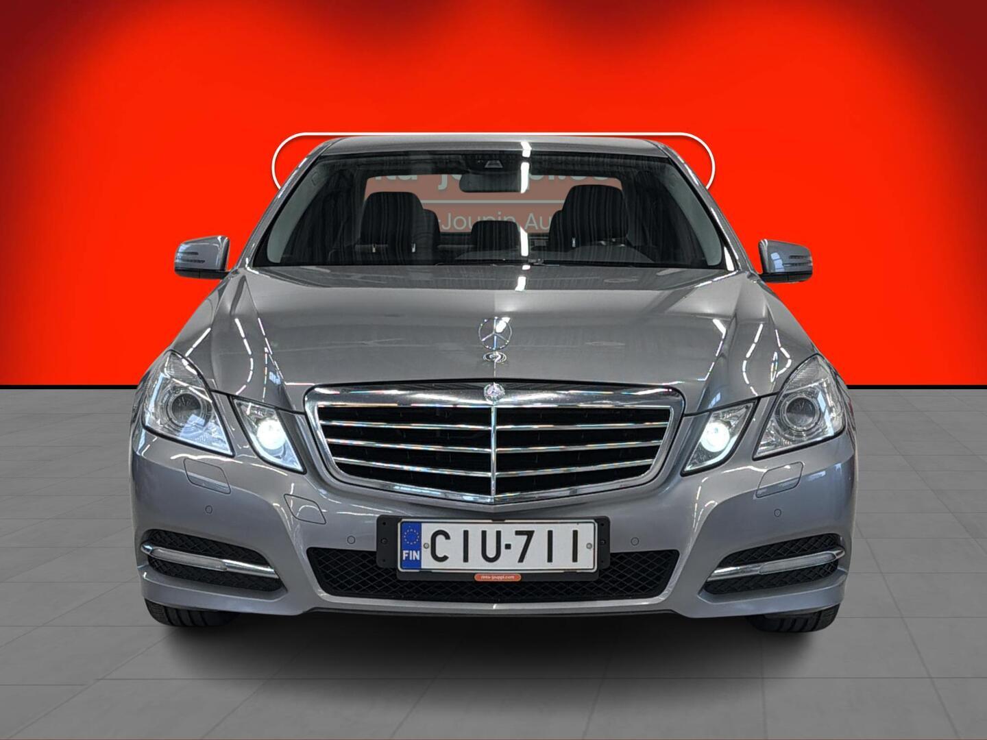 MERCEDES-BENZ E 2012