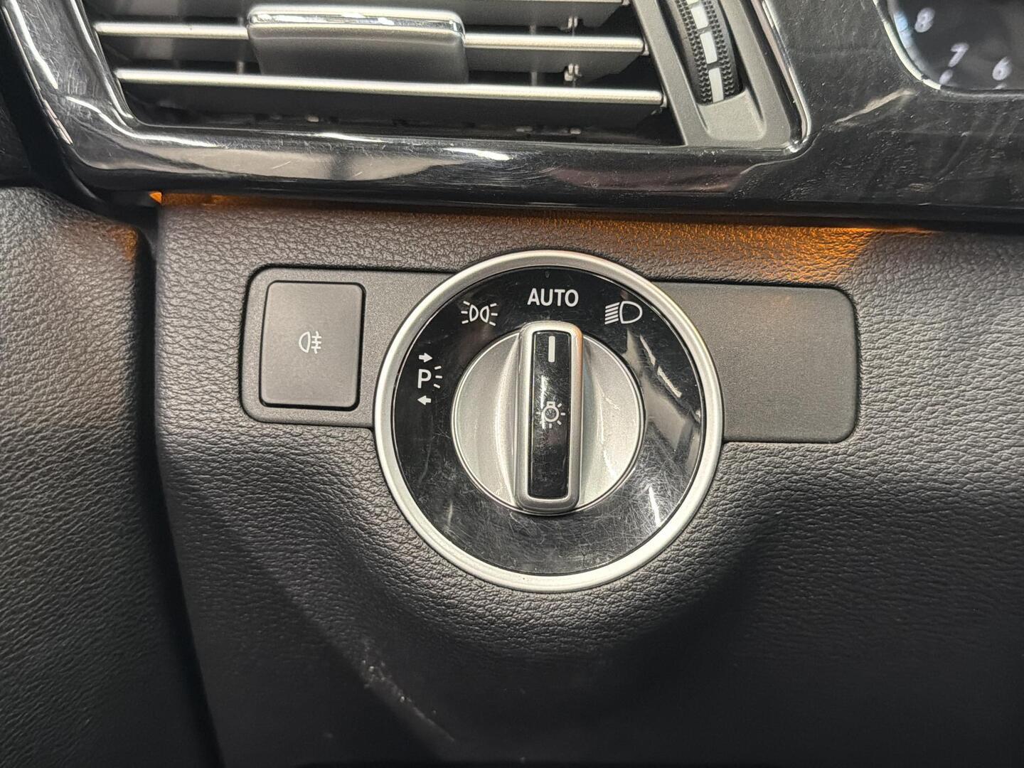 MERCEDES-BENZ E 2012