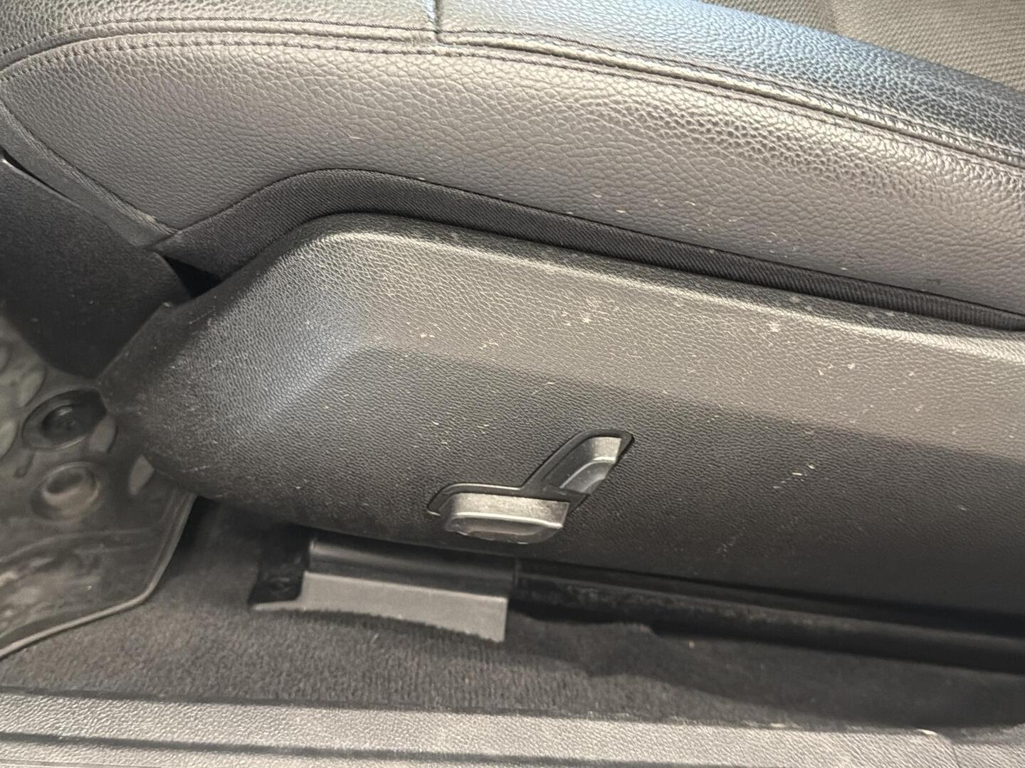 MERCEDES-BENZ E 2012