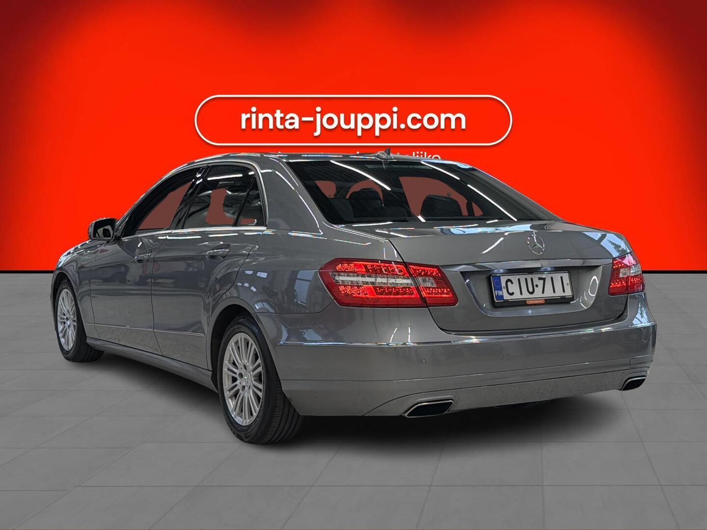 MERCEDES-BENZ E 2012