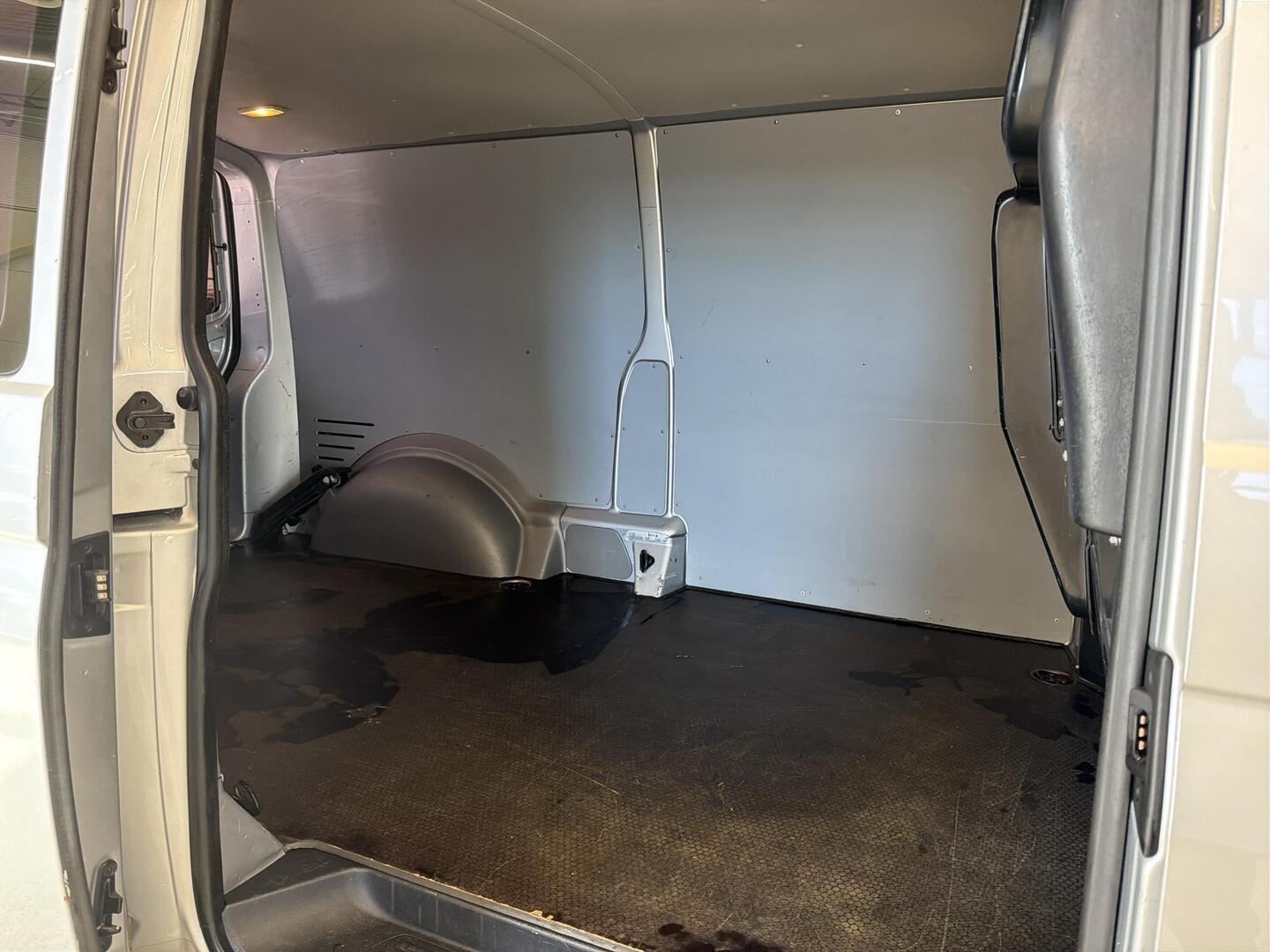 VOLKSWAGEN Transporter 2013