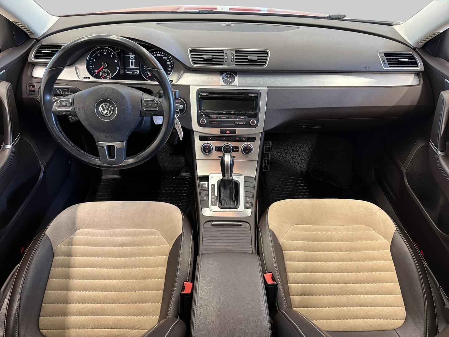 VOLKSWAGEN Passat 2014