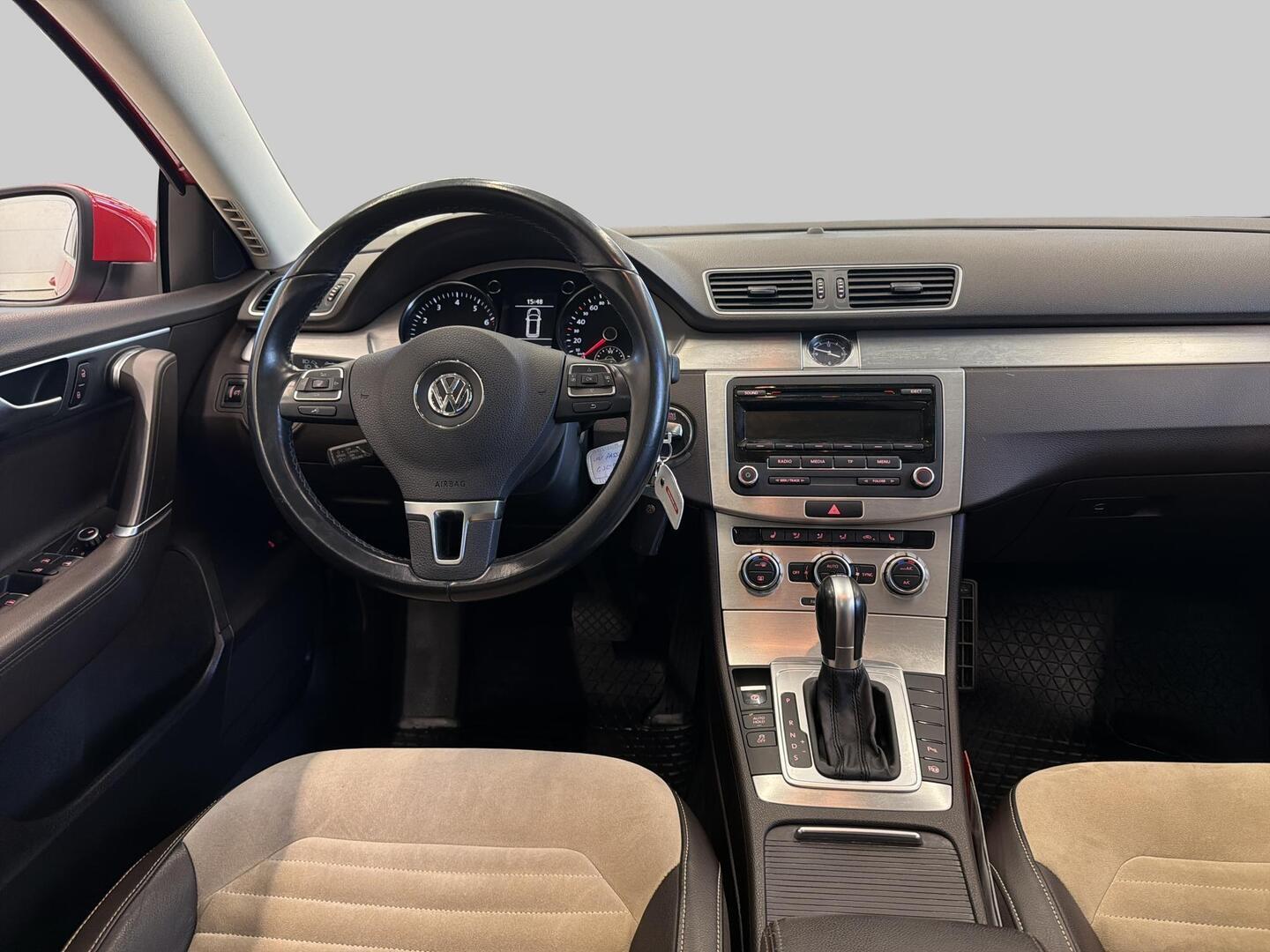 VOLKSWAGEN Passat 2014