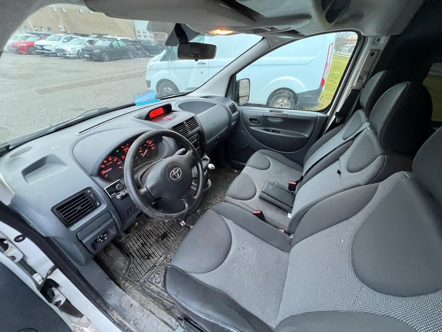 TOYOTA Proace 2015