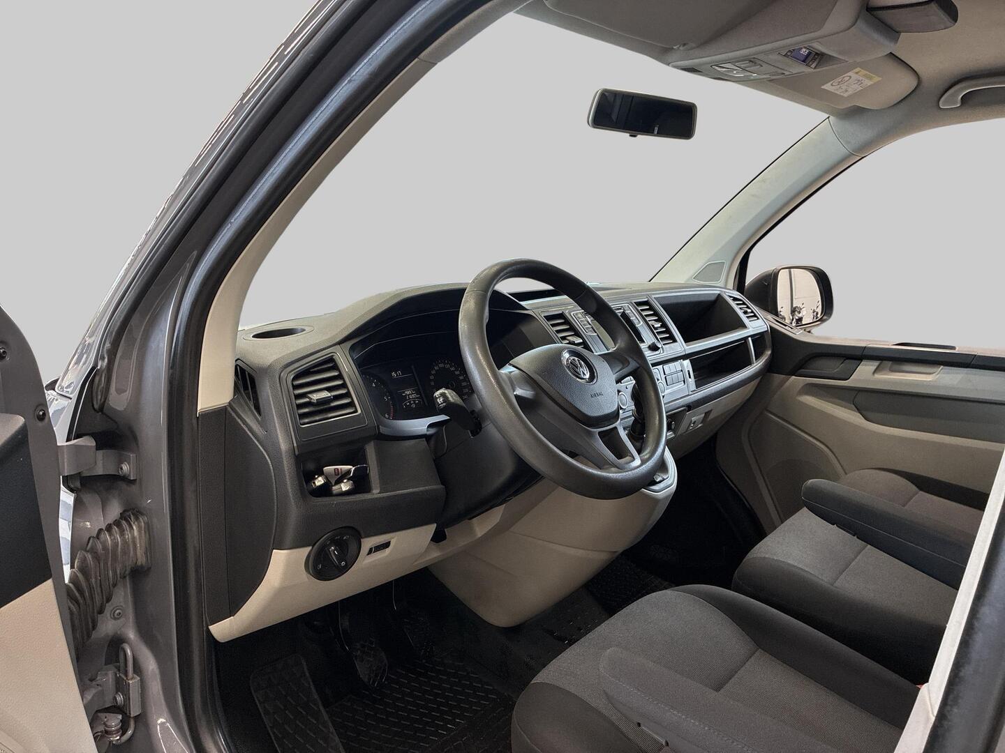 VOLKSWAGEN Transporter 2017