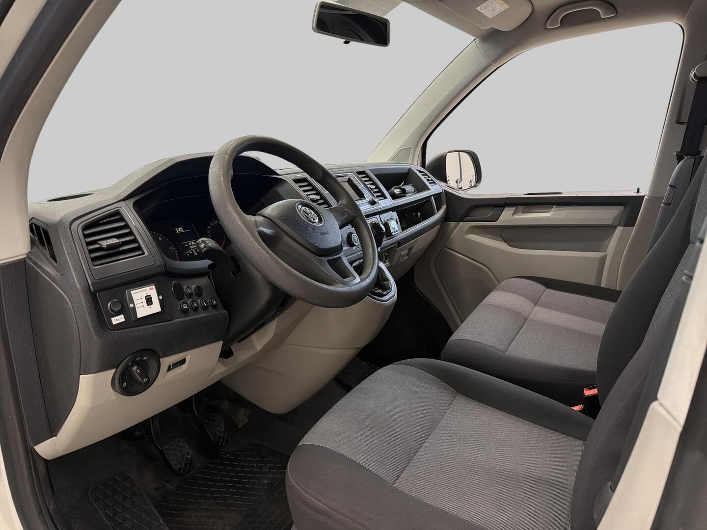 VOLKSWAGEN Transporter 2018