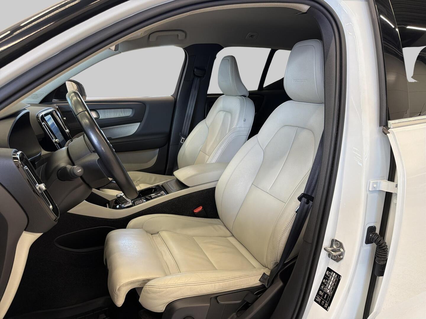 VOLVO XC40 2019