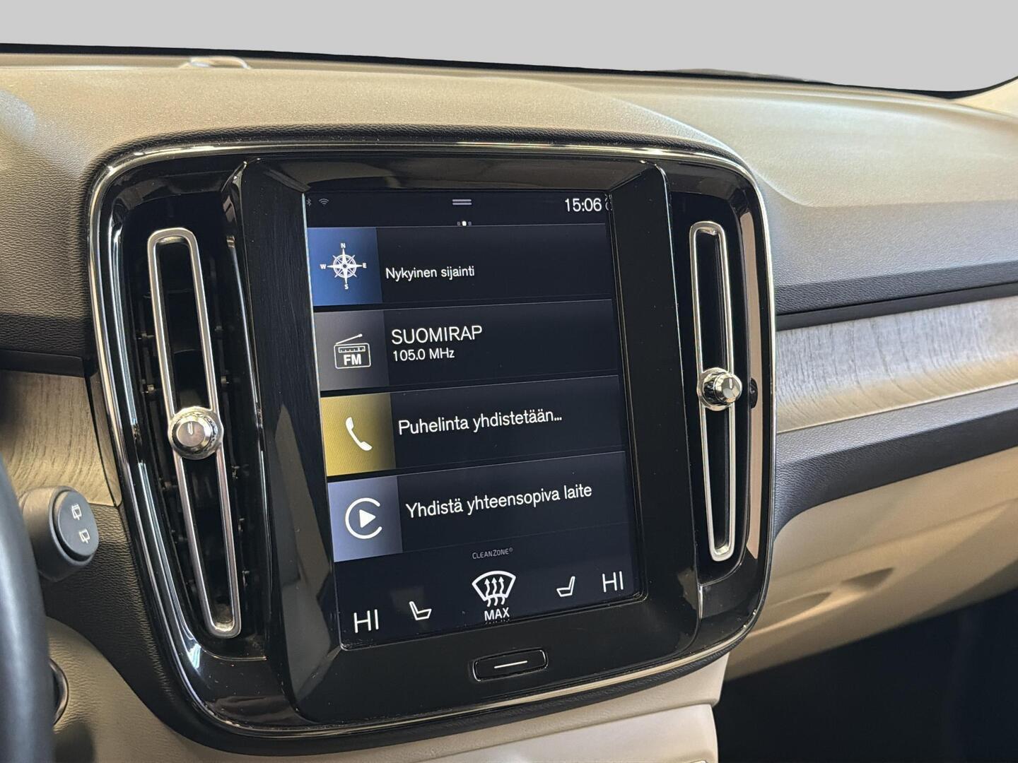 VOLVO XC40 2019