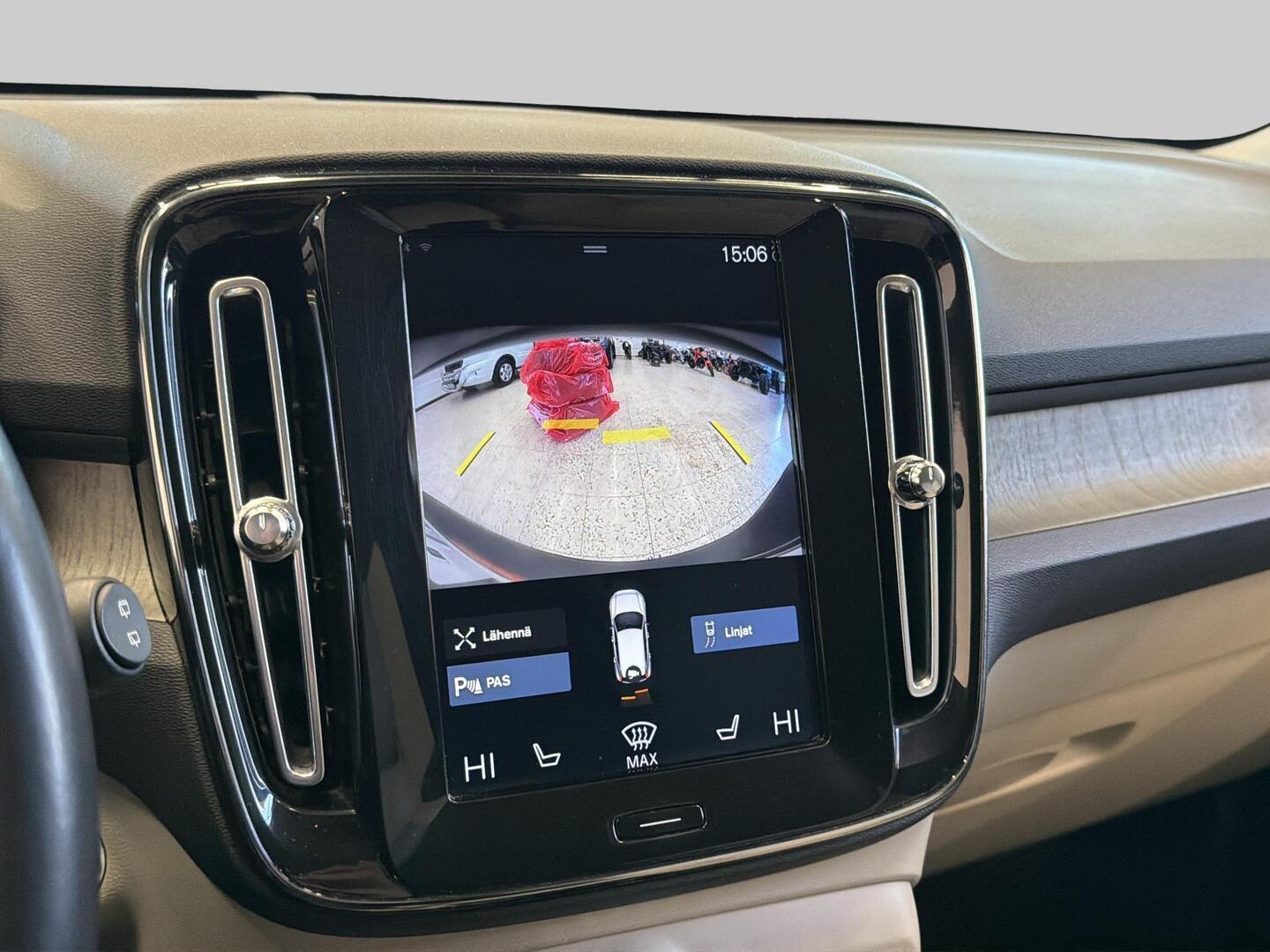 VOLVO XC40 2019
