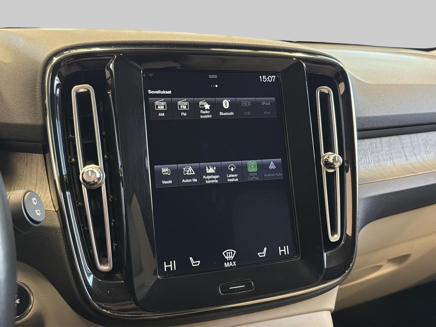 VOLVO XC40 2019