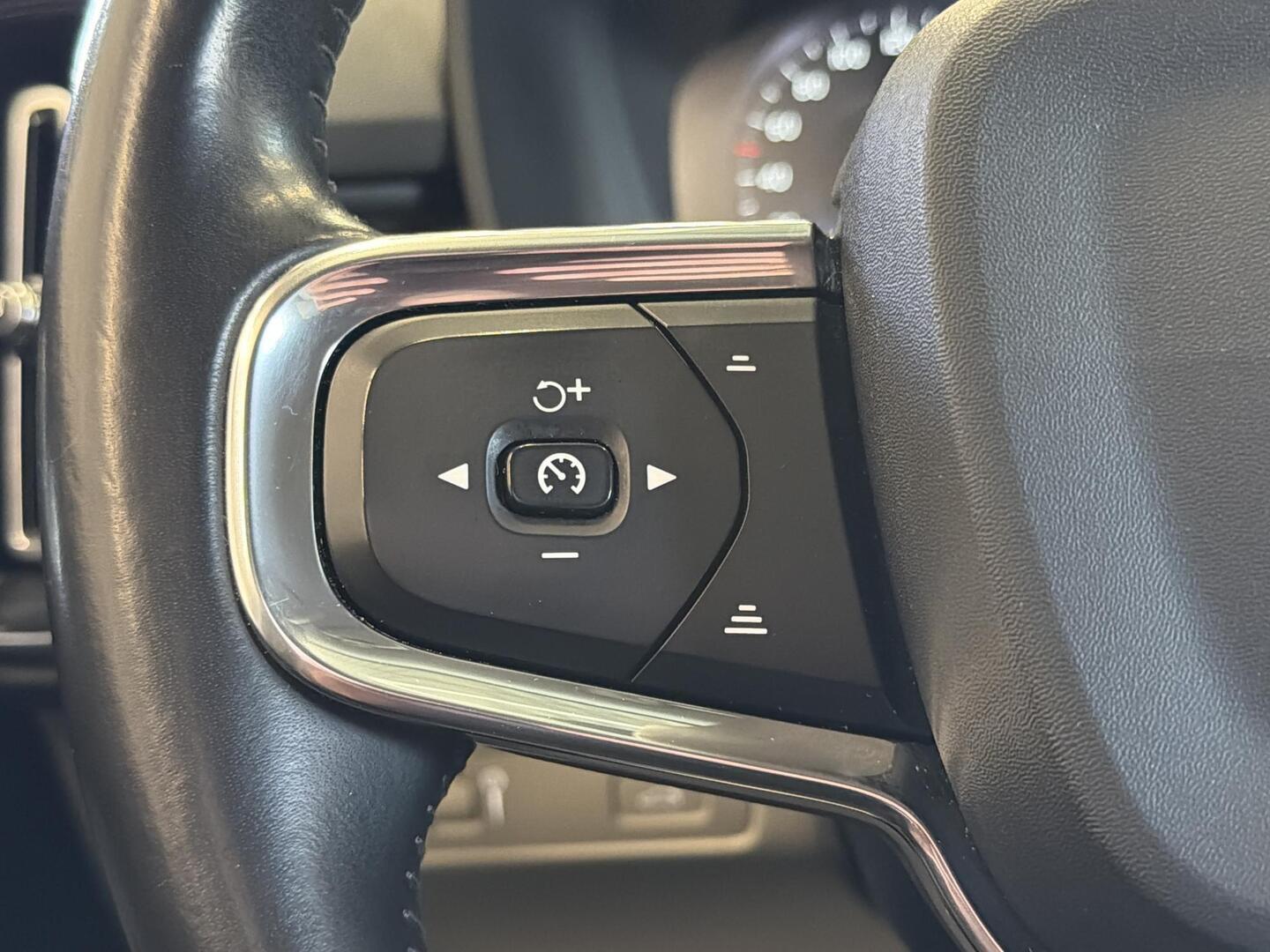 VOLVO XC40 2019