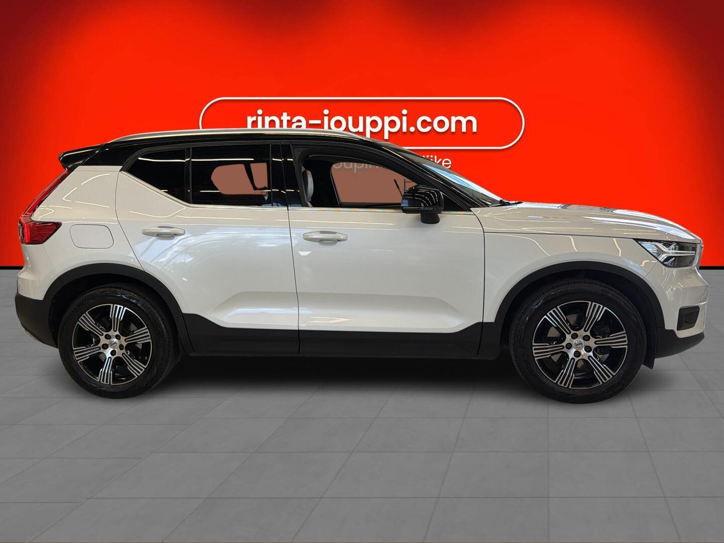 VOLVO XC40 2019