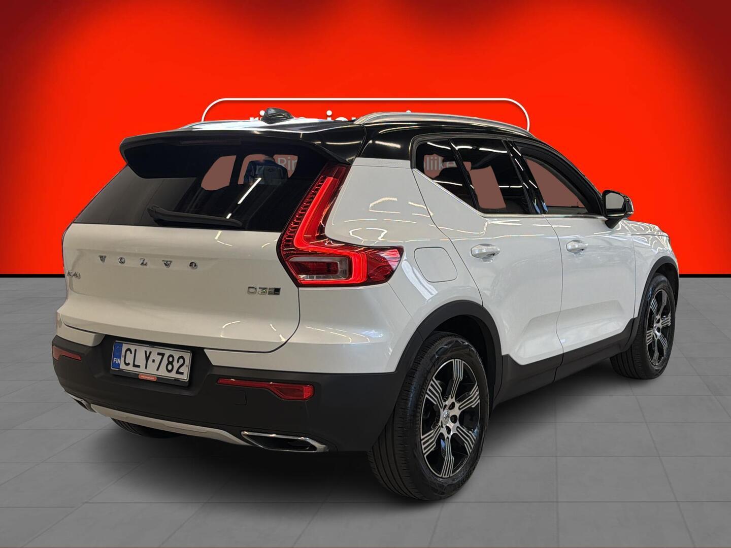 VOLVO XC40 2019