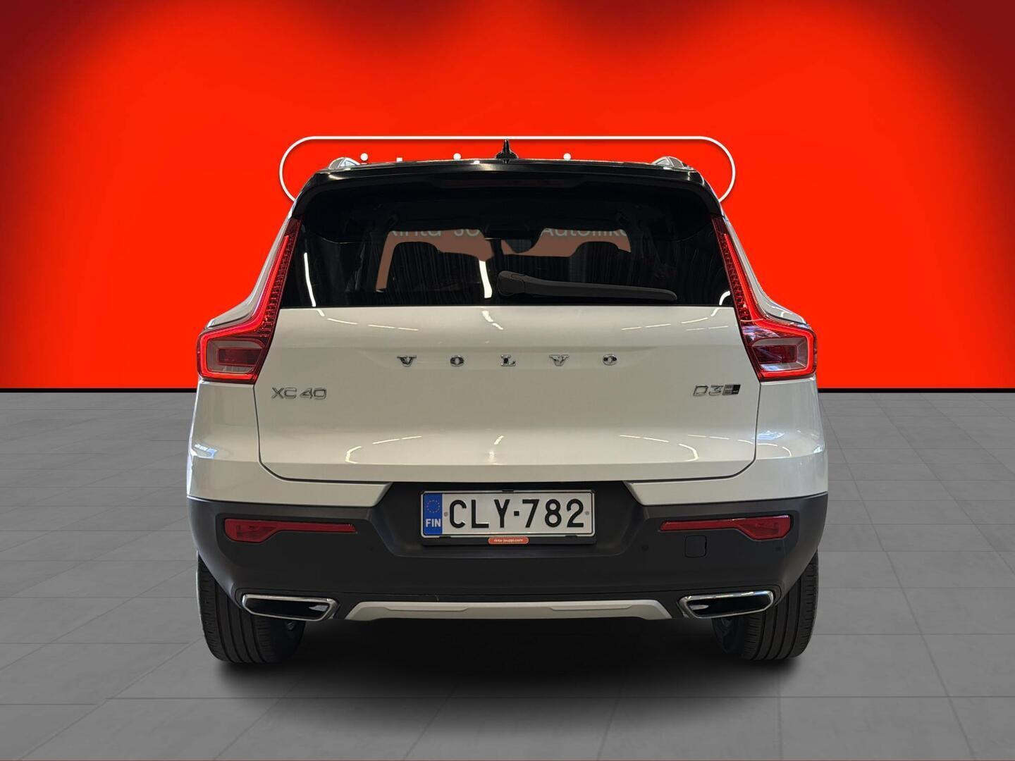 VOLVO XC40 2019