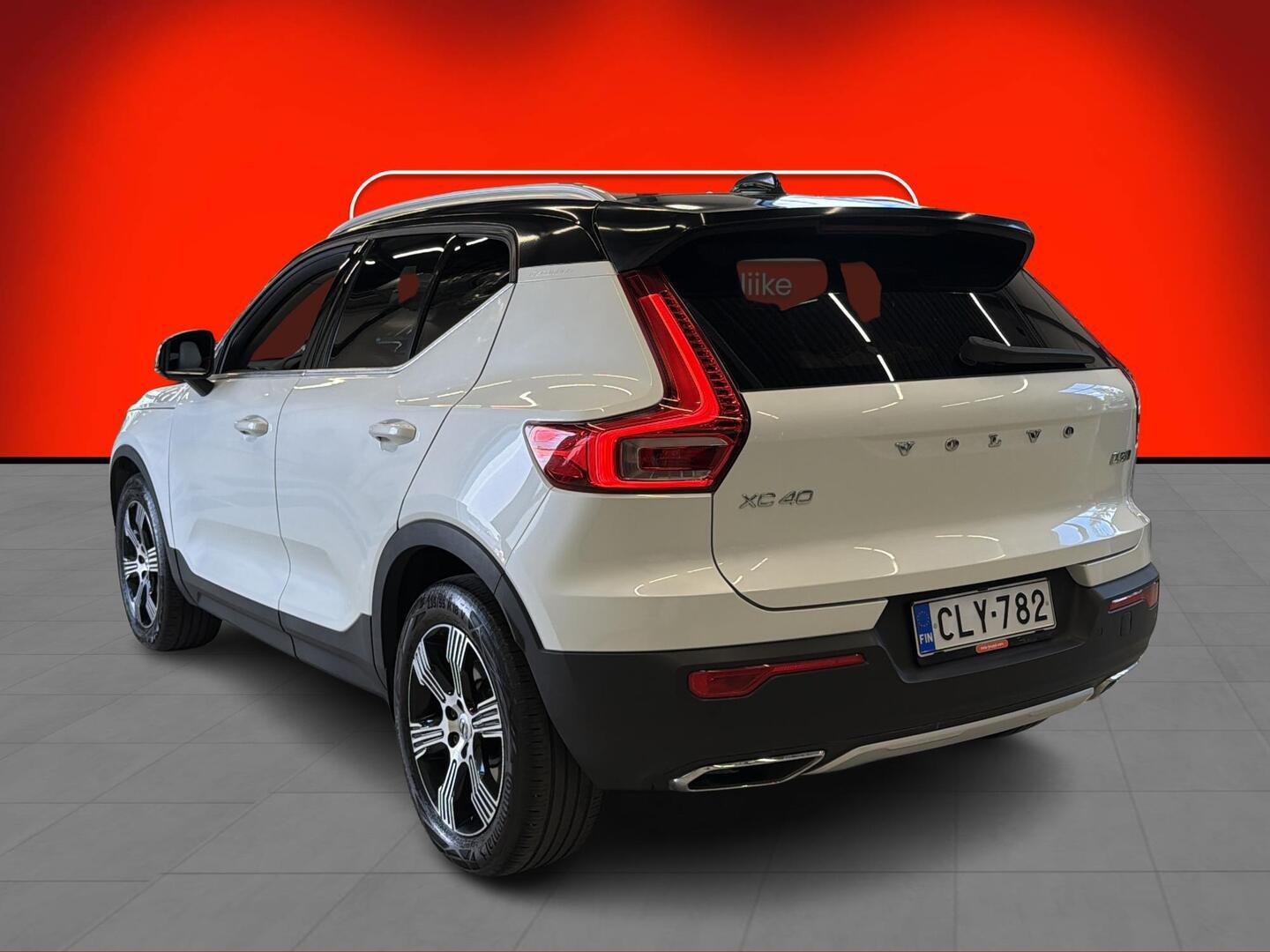 VOLVO XC40 2019