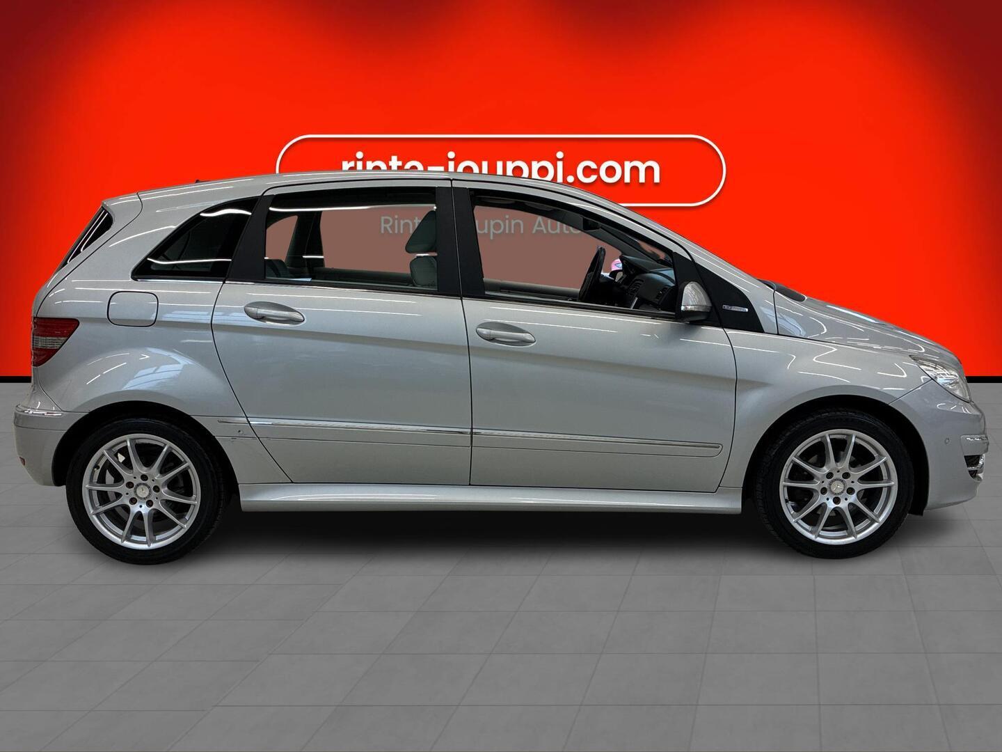 MERCEDES-BENZ B 2010