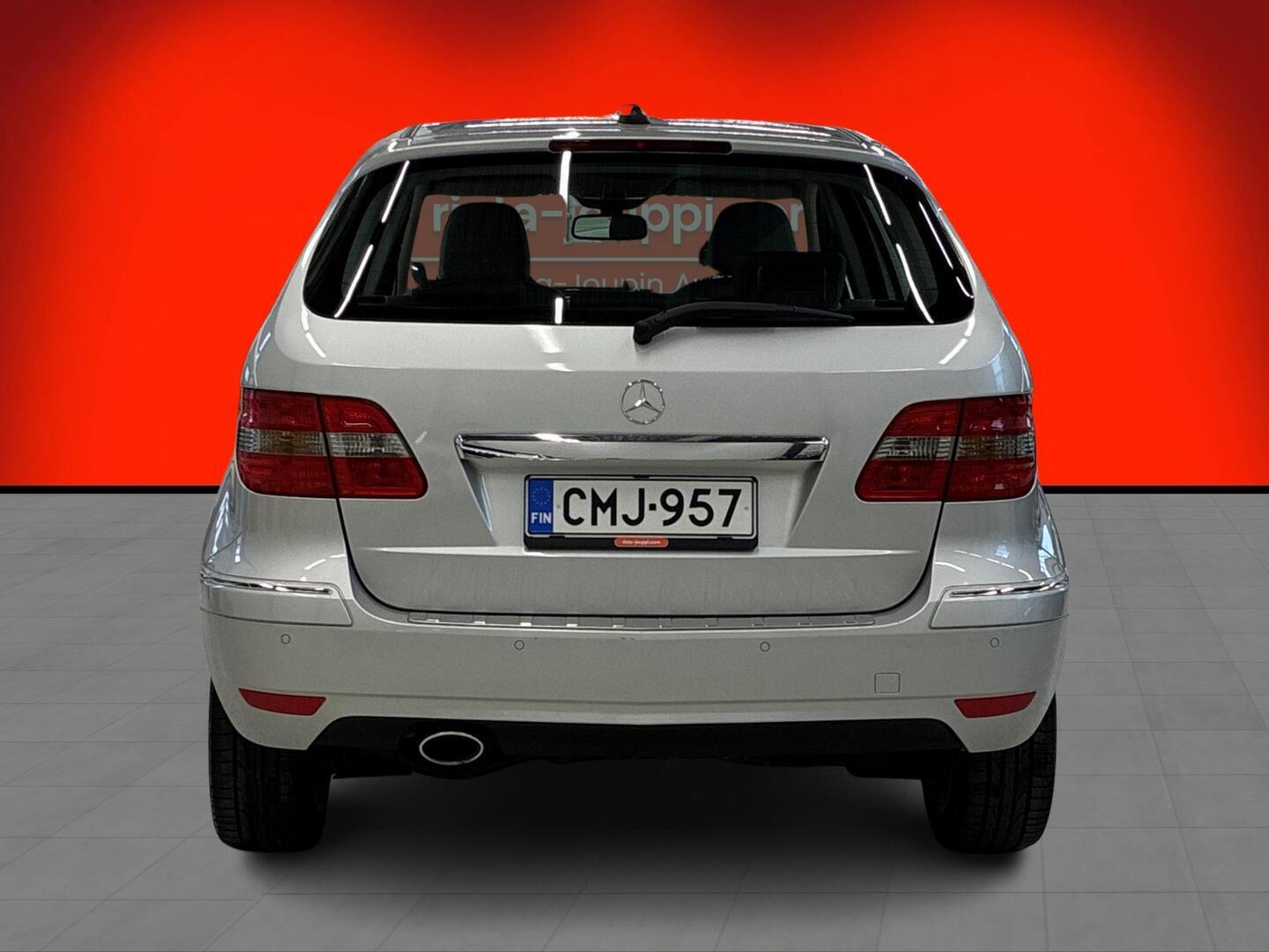 MERCEDES-BENZ B 2010