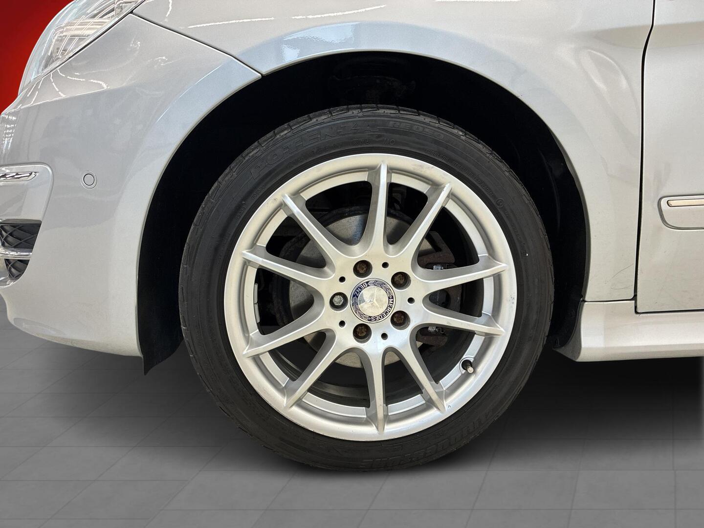 MERCEDES-BENZ B 2010