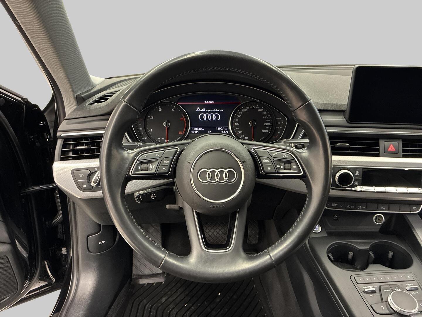 AUDI A4 2019