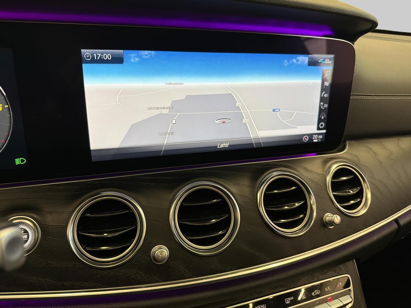MERCEDES-BENZ E 2019