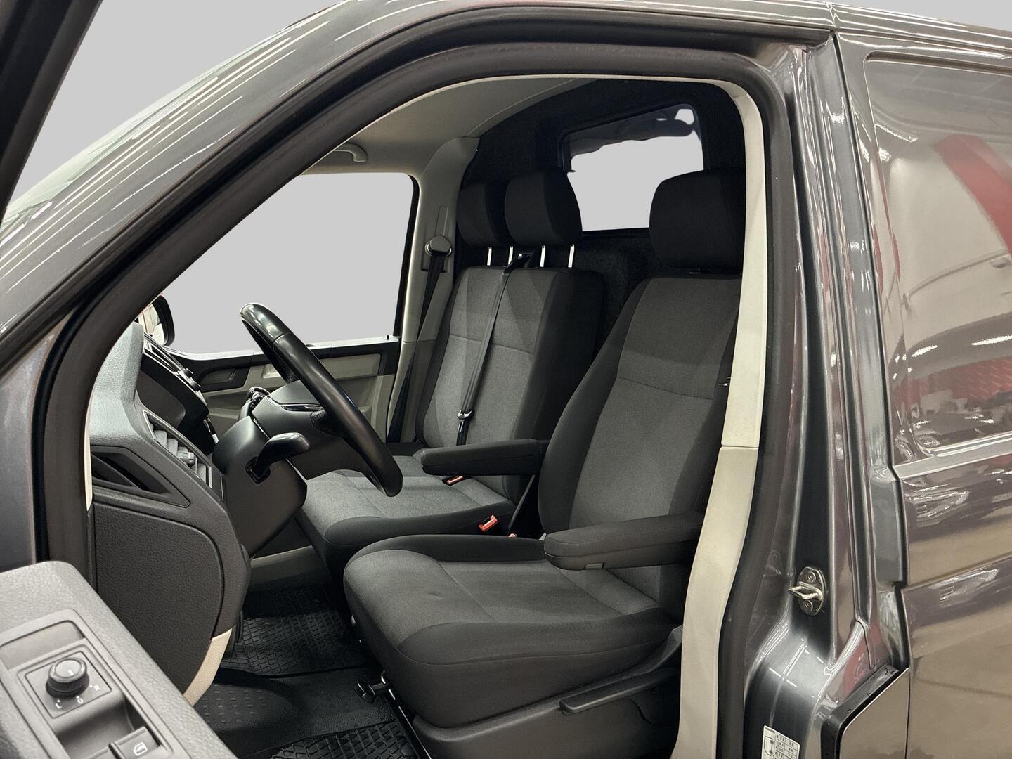 VOLKSWAGEN Transporter 2019