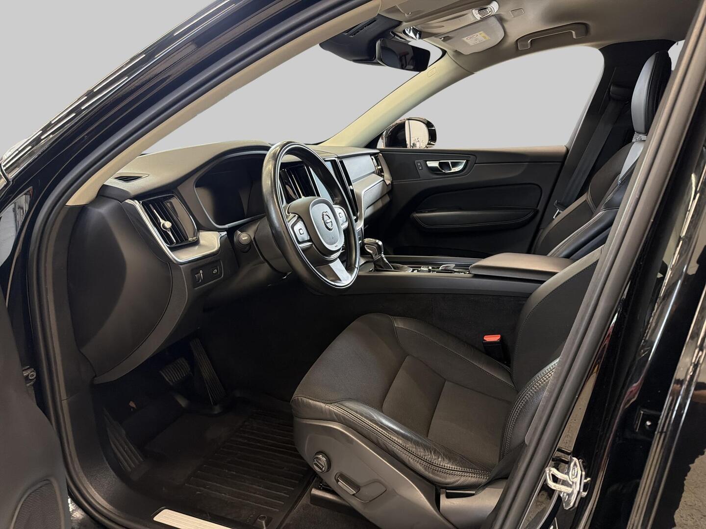VOLVO XC60 2020