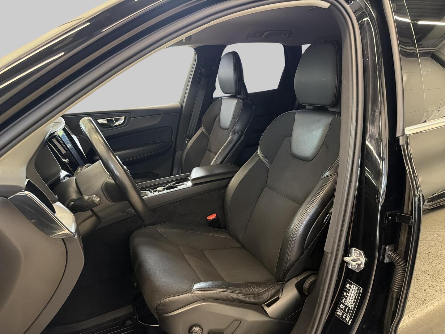 VOLVO XC60 2020