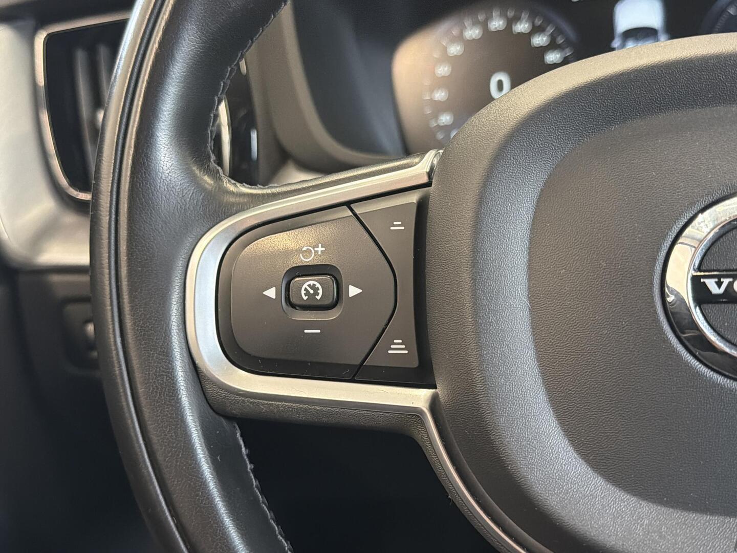 VOLVO XC60 2020