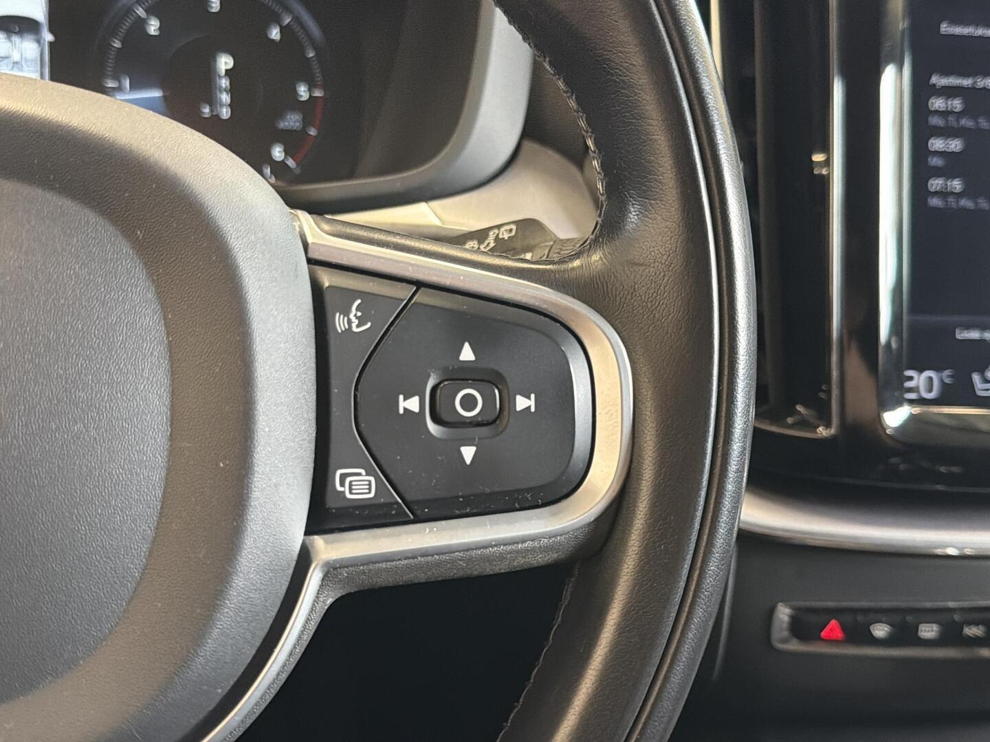 VOLVO XC60 2020