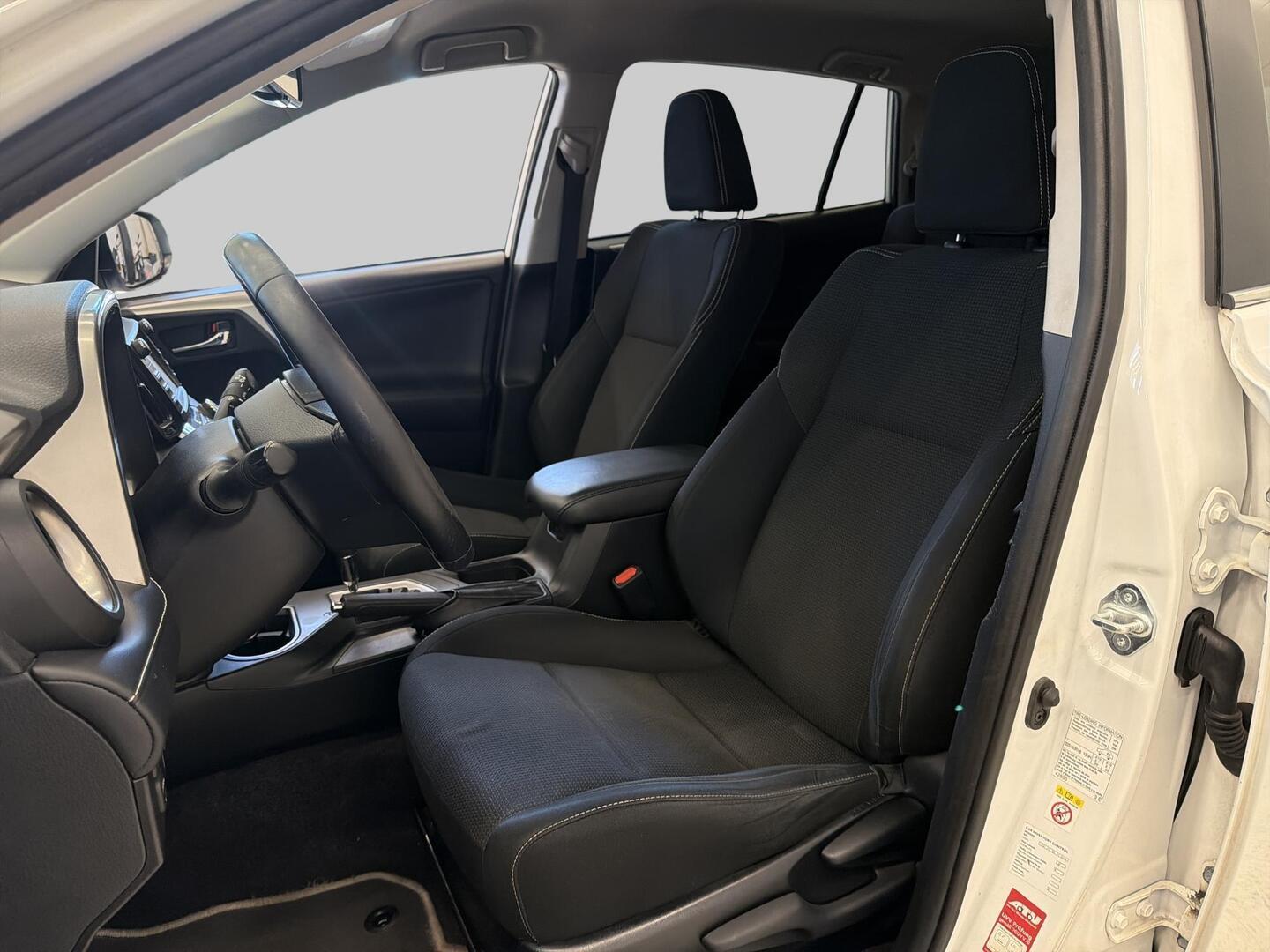 TOYOTA RAV4 2019