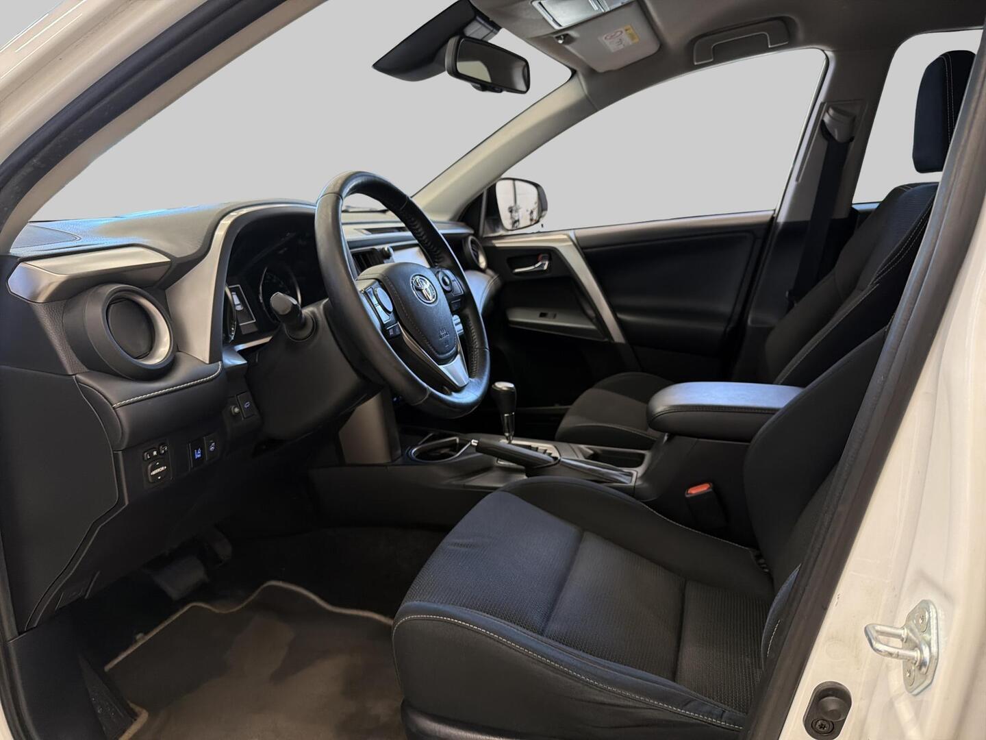 TOYOTA RAV4 2019