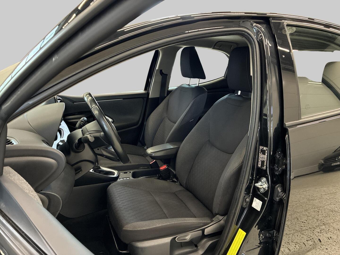 TOYOTA Yaris 2021