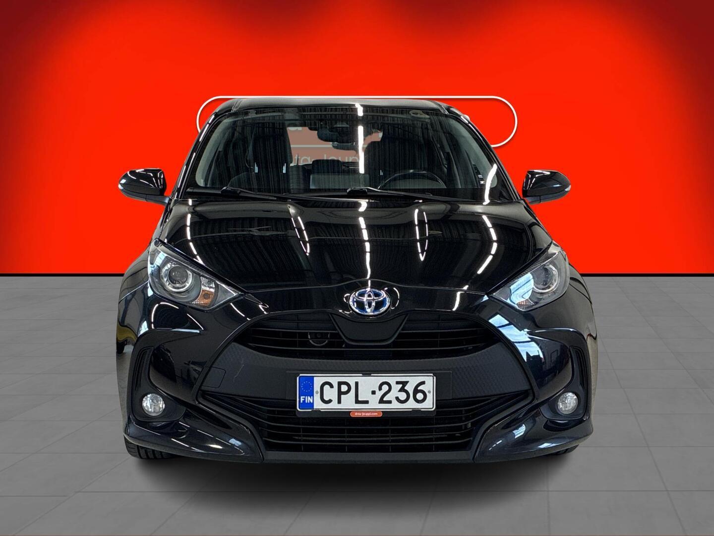 TOYOTA Yaris 2021