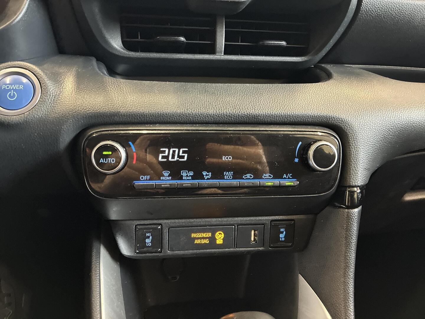 TOYOTA Yaris 2021